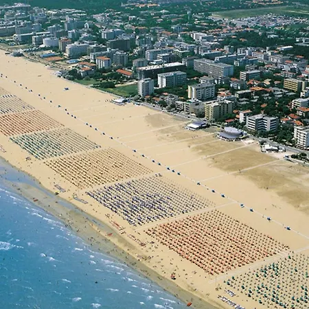 Cozy Escape With Relaxing Terrace Apartment Bibione